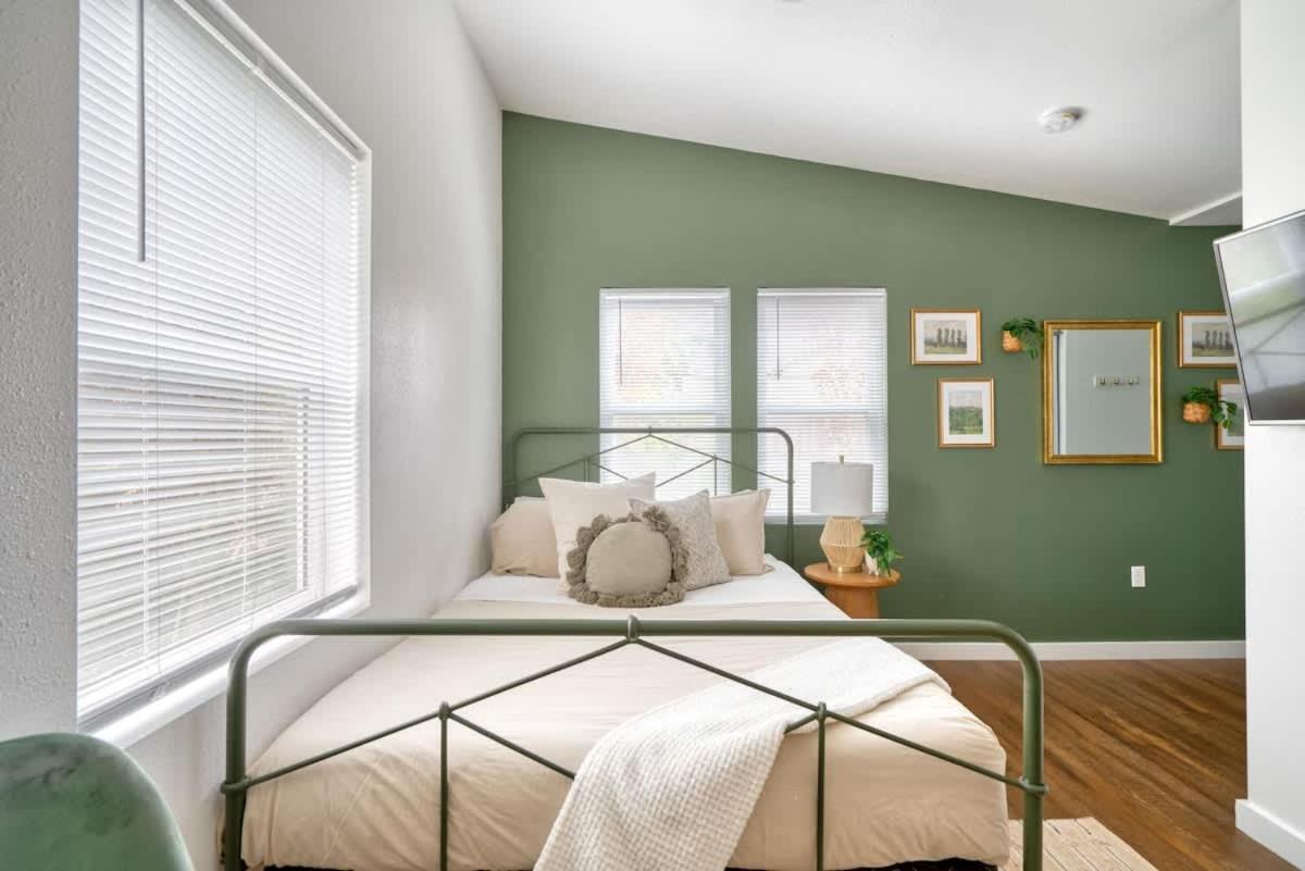 - Urban - Breweries & Local Eateries Apartment Portland