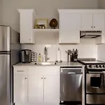 Stay Portland Collection - Urban Cabin Studio - Breweries & Local Eateries