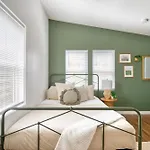 Stay Portland Collection - Urban Cabin Studio - Breweries & Local Eateries