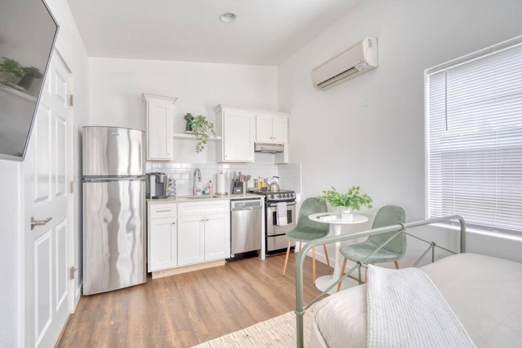 Holiday home Collection - Urban - Breweries & Local Eateries