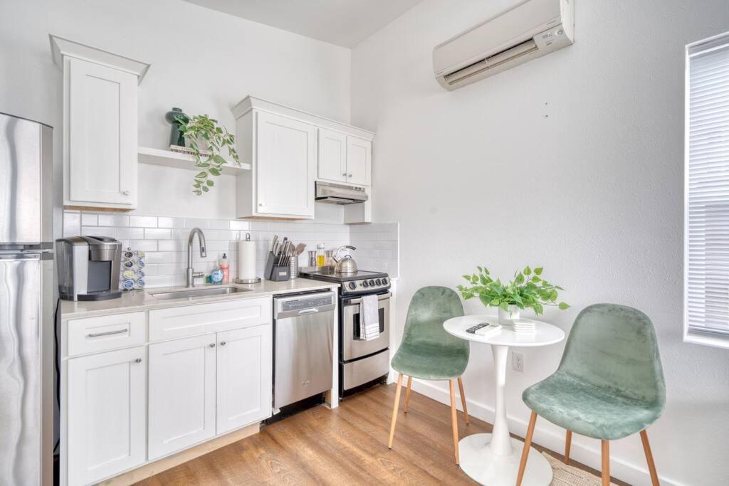 Collection - Urban - Breweries & Local Eateries Holiday home *