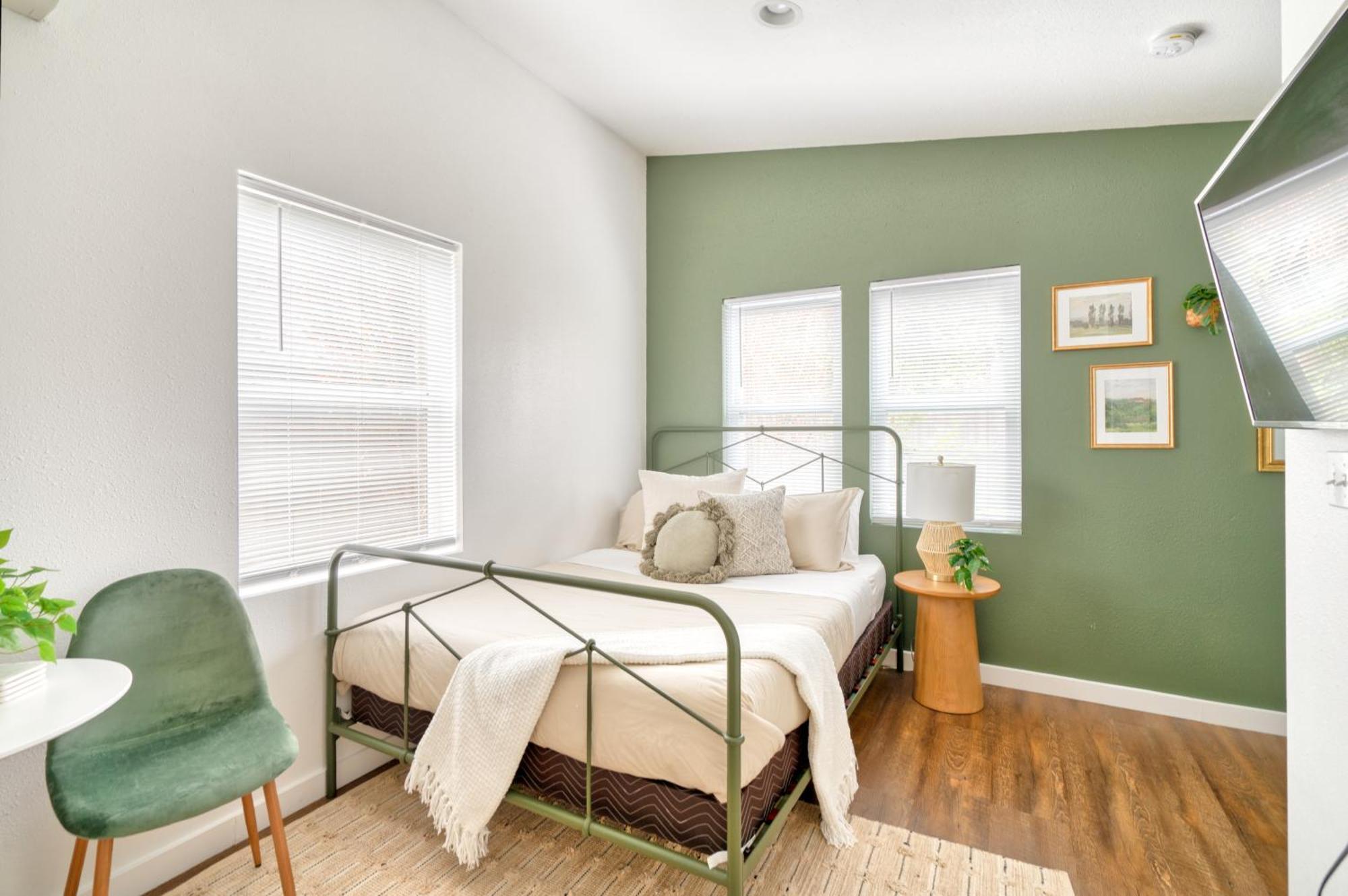 Holiday home Collection - Urban - Breweries & Local Eateries Portland