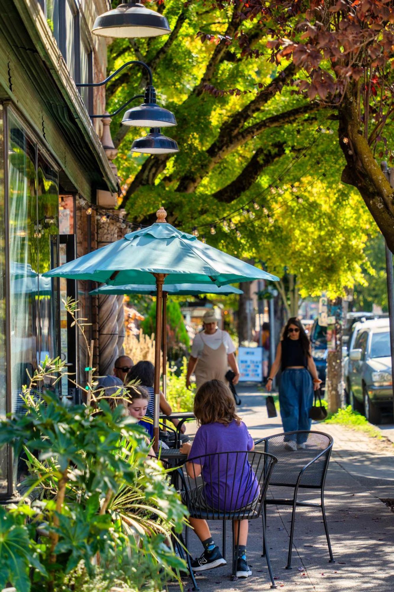 Apartment - Urban - Breweries & Local Eateries